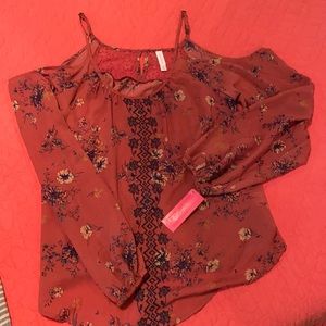 Bohemian styled off the shoulder long sleeved top